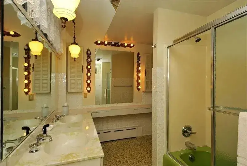 Bathroom - View 1