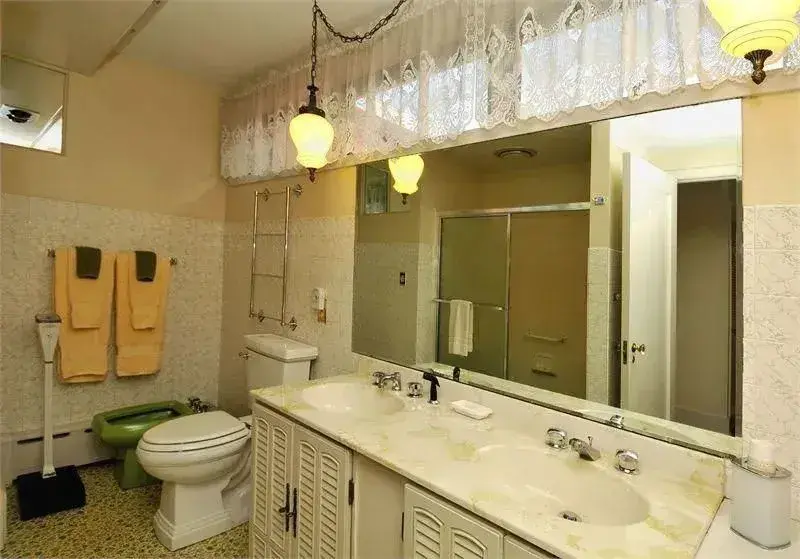 Bathroom - View 2
